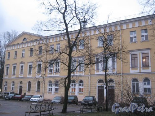 Пр. Стачек, дом 144. Фрагмент здания. Фото февраль 2014 г.