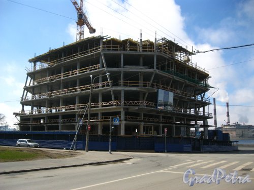 Малоохтинский пр., дом 45. Строительство бизнес-центра «Eightedges». Фото 28 апреля 2013 года