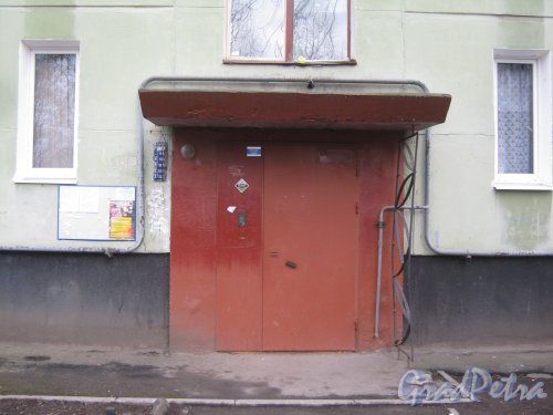 Ленинский пр., дом 121, корпус 4. Парадная. Фото 24 февраля 2014 г.