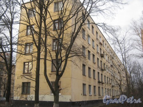 Ленинский пр., дом 121, корпус 2. Вид со стороны дома 121, корпус 4. Фото 24 февраля 2014 г.