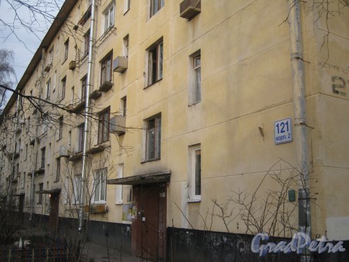 Ленинский пр., дом 121, корпус 2. Вид со стороны парадных. Фото 24 февраля 2014 г.
