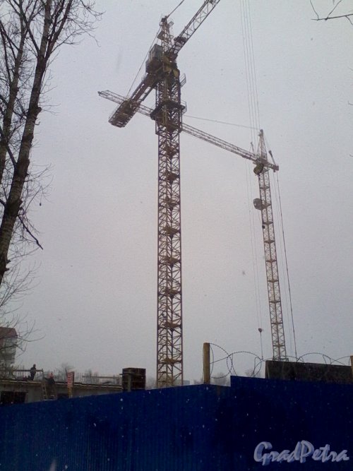 Дачный пр. в районе дома 21. Строительство здания. Фото 15 марта 2014 г.