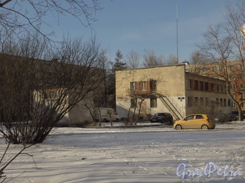 Московский пр., дом 158, корпус 2. Общий со стороны бизнес-центра  «Ленинский, 160». Фото 17 марта 2014 года.