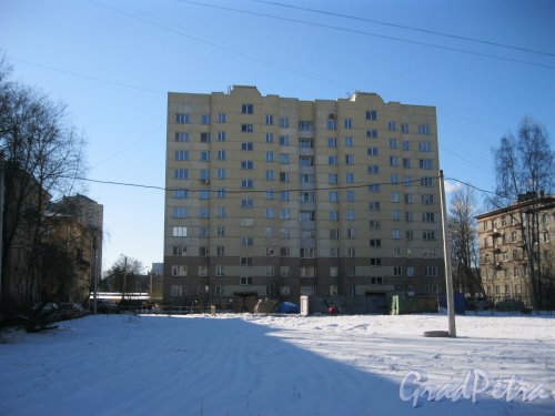 Удельный пр., дом 29. Общий вид здания с Костромского пр. Фото 18 марта 2014 г.