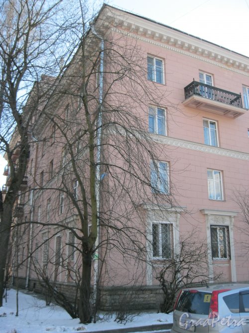 Скобелевский пр., дом 17. Фрагмент здания со стороны Костромского пр. Фото 18 марта 2014 г.