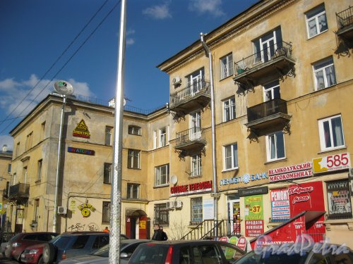 Скобелевский пр., дом 18. Фрагмент здания со стороны дома 2 по Удельному пр. Фото 18 марта 2014 г.