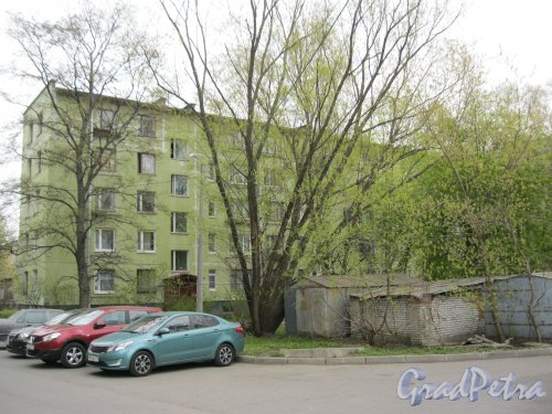 Пр. Маршала Жукова, дом 62, корпус 2. Фрагмент здания. Вид со стороны дома 6 по ул. Бурцева. Фото 1 мая 2014 г.