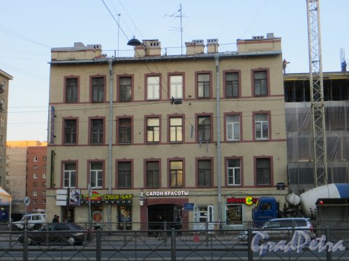 Лиговский проспект, дом 138. Фасад по Лиговскому проспекту. Фото 10 апреля 2014 года.