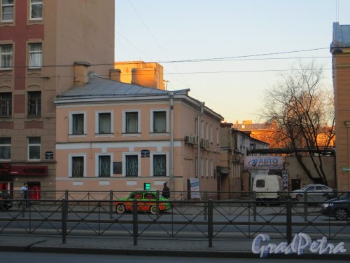Лиговский проспект, дом 144, литера А. Общий вид здания. Фото 10 апреля 2014 года.