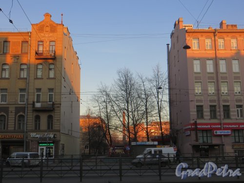 Лиговский проспект, участок 5, (внутриквартальный сквер северо-восточнее дома 158, лит.А по Лиговскому пр.). Фото 10 апреля 2014 года.