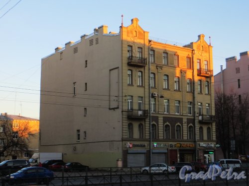 Лиговский проспект, дом 154, литера А. Общий вид здания со стороны дома 150. Фото 10 апреля 2014 года.