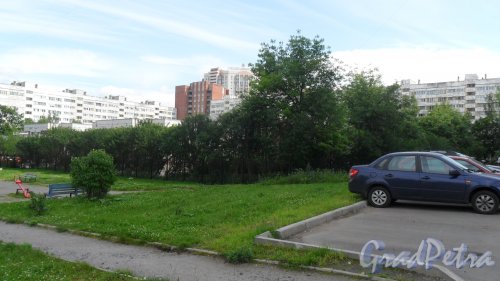 Северный проспект, дом 6, корпус 2. Детский сад во дворе. Фото июнь 2014 года.