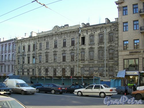Невский пр., д. 59. Фасад здания. Фото март 2005 г.