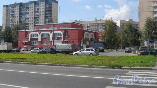 Проспект Сизова, дом 30, корпус 1. Отделение Сбербанка России. Фото 7 сентября 2014 года.