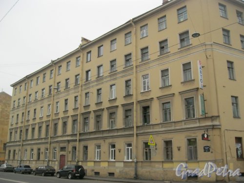 Рижский пр., дом 52. Фрагмент фасада со стороны Рижского пр. Фото 26 октября 2014 г.