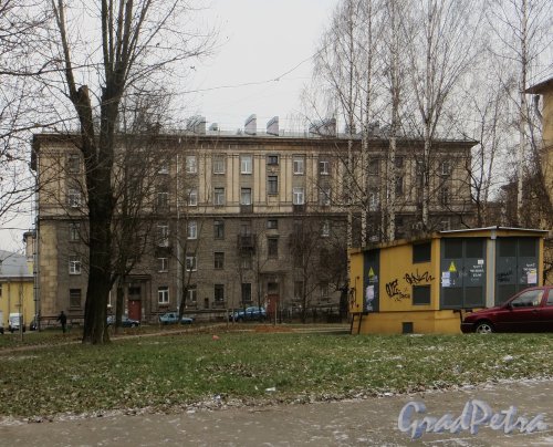 Проспект Стачек, дом 34, корпус 2, литера А. Фасад со стороны двора. Фото 29 ноября 2014 года.