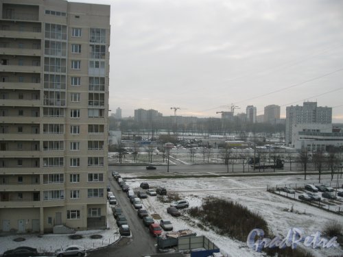 Пр. Маршала Жукова, дом 41 (фрагмент слева). Вид с 7 этажа дома 43, корпус 1 на дом 41, в сторону пр. Маршала Жукова и в сторону Кировского р-на. Фото 23 ноября 2014 г.