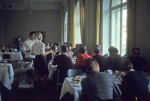 Лиговский проспект, дом 10. Ресторан гостиницы «Октябрьская». Фото 1965 года.