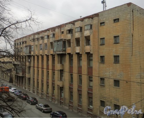 Московский проспект, дом 85, литера А. Фасад здания со стороны Малой Митрофаньевской улицы. Фото 17 апреля 2015 года.