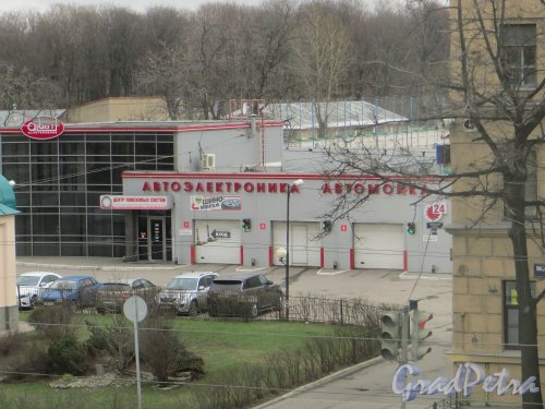 Московский проспект, дом 102, корпус 2, литера В. Автомойка «Аларм». Фото 17 апреля 2015 года.