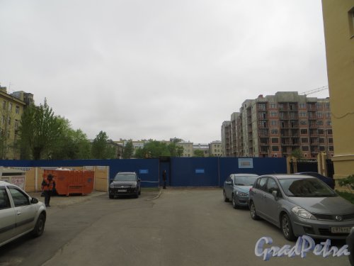 Московский проспект, дом 141, литера А. Участок до строительства поликлиники Северо-Западного таможенного управления. Фото 18 мая 2015 года.