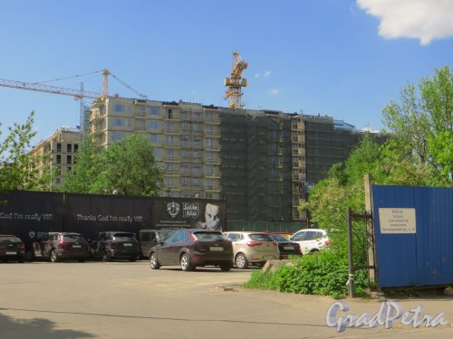 Аптекарский проспект, дом 16, литера Б. Строительствожилого комплекса Skandi Klubb. Вид со стороны Аптекарского проспекта. Фото 30 мая 2015 года.