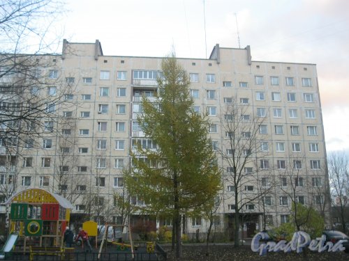 пр. Маршала Жукова, дом 47. Фрагмент здания со стороны двора. Фото 27 октября 2015 г.