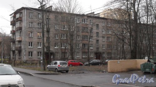 Костромской проспект, дом 38. 5-этажный жилой дом серии 1-528кп10 1963 года постройки. 4 парадные. 80 квартир. Фото 11 декабря 2015 года.