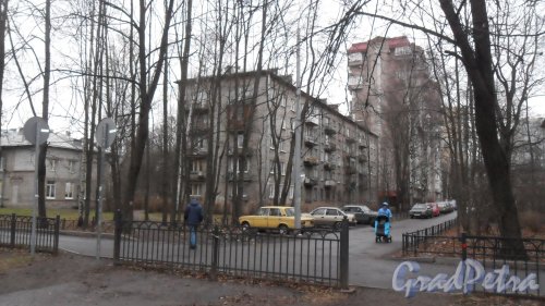 Ярославский проспект, дом 62. 5-этажный жилой дом серии 1-528кп 1960 года постройки. 3 парадные. 60 квартир. Фото 11 декабря 2015 года.