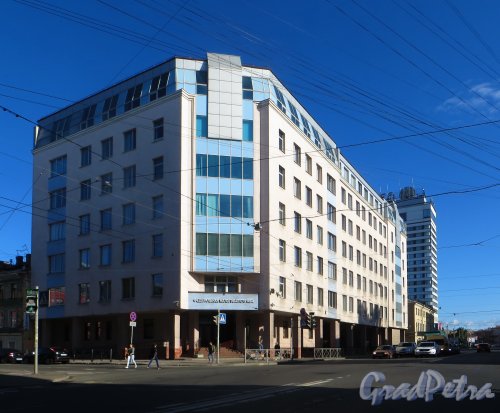 Лермонтовский проспект, дом 47, литера А. Общий вид здания. Фото 17 июня 2015 года.