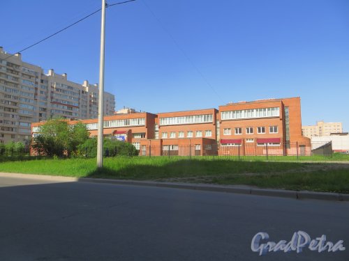 Проспект Космонавтов, дом 96. Здание Профессионального лицея №110. Фото 7 июня 2015 года.