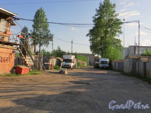 проспект Космонавтов, дом 104. Территория Гаражно-строительного кооператива «ПО-21». Фото 7 июня 2015 года.