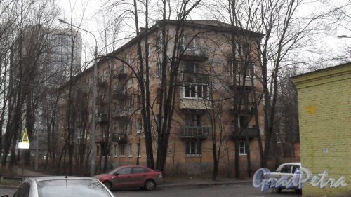Ярославский проспект, дом 87. 5-этажный жилой дом серии 1-528кп 1960 года постройки. 3 парадные. 60 квартир. Фото 11 декабря 2015 года.