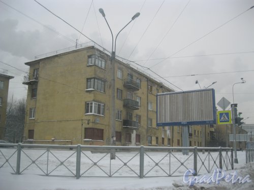 Кондратьевский пр., дом 40, корпус 1. Общий вид с ул. Жукова. Фото 15 января 2016 г.