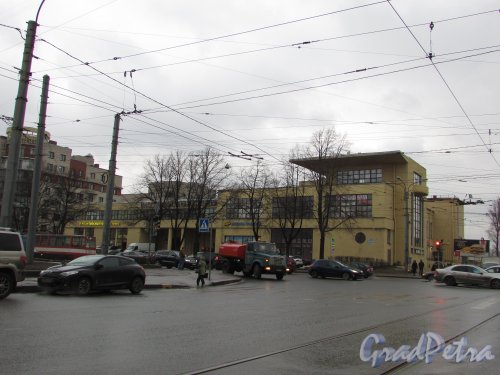 Большой Сампсониевский проспект, дом 45. Здание бывшей фабрики-кухни Выборгского района. Фото 11 февраля 2016 года.