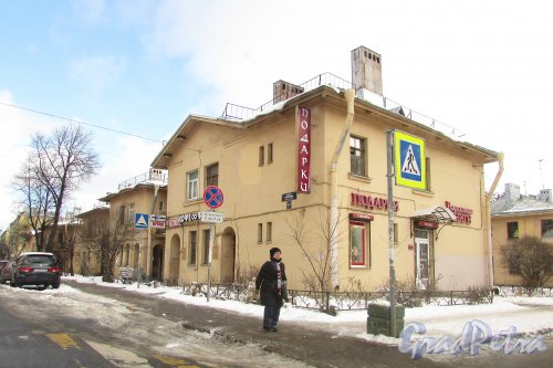 проспект Елизарова, дом 8, корпус 1, литера А. Фасад жилого дома со стороны проспекта Елизарова. Фото 17 февраля 2016 года.