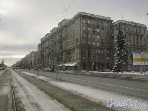 Московский проспект, дом 153. Общий вид жилого дома. Фото 16 февраля 2016 года.