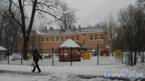 2-й Муринский проспект, дом 10, корпус 2. Детский сад №233 компенсирующего вида Выборгского района Санкт-Петербурга. Фото 27 февраля 2016 года.