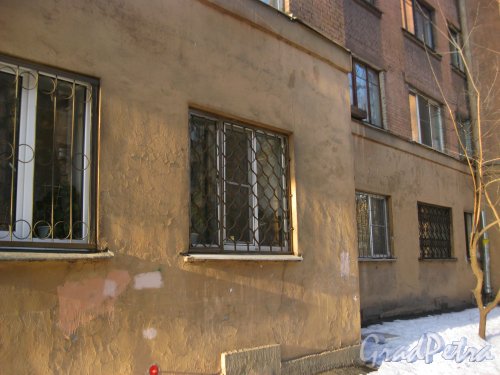 Лесной пр., дом 59, корпус 6. Фрагмент фасада со стороны ул. А. Матросова. Фото 29 февраля 2016 г.