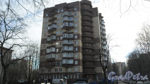 Проспект Пархоменко, дом 32. 12-этажный жилой дом 2006 года постройки. 1 парадная, 53 квартиры.