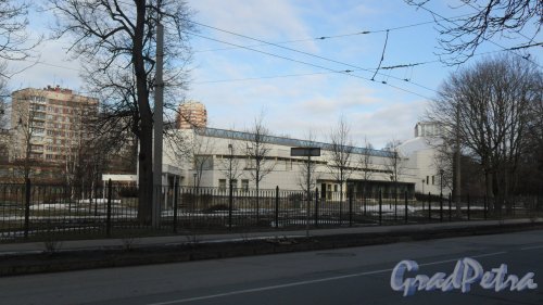 Институтский проспект, дом 8. ЗАГС Выборгского района Санкт-Петербурга. Фото 13 марта 2016 года.
