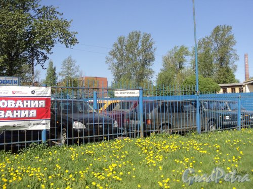 Проспект Энергетиков, дом 2. Парковка. Фото 21 мая 2011 года.