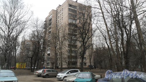 Проспект Пархоменко, дом 43. 12-этажный жилой дом серии щ-5416 1967 года постройки. 2 парадные, 84 квартиры. Фото 26 марта 2016 года.
