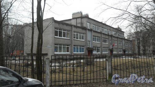 Проспект Энгельса, дом 65, корпус 2. Детский сад №100 Выборгского района Санкт-Петербурга. Вид здания со стороны улицы Рашетова. Фото 26 марта 2016 года.