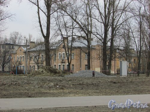 город Колпино, проспект Ленина, дом 70, литера А. Общий вид здания со стороны Павловской улицы. Фото 26 марта 2016 года.