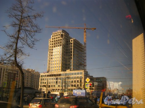 Московский проспект, дом 141а. Строительство торгово-офисного комплекса Fort Group. Фото 18 марта 2016 года.