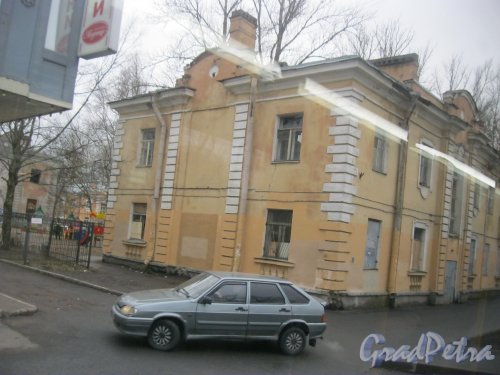 г. Колпино, пр. Ленина, дом 64. Фрагмент левой части фасада. Фото 31 марта 2016 г.