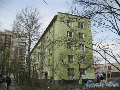 пр. Маршала Жукова, дом 62, корпус 2. Вид со стороны дома 60, корпус 2. Фото 25 апреля 2016 г.