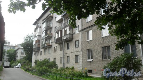 2-й Муринский проспект, дом 3, литер Б. 6-этажный жилой дом 1988 года постройки. 2 парадные, 48 квартир. Фото 26 августа 2016 года.