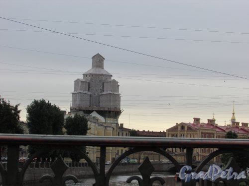 проспект Римского-Корсакова, дом 24. Ремонт куполов Свято-Исидоровской церкви. Фото 29 августа 2016 года.